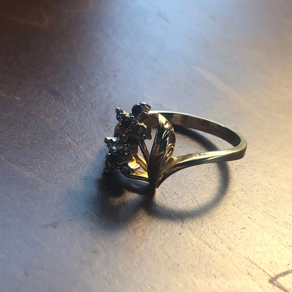 Silver Colored Size 8 Ring With Ruby And Gem Ston… - image 4